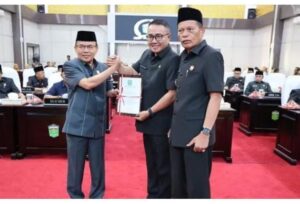 Wako dan Wawako Sungai Penuh Hadiri Paripurna RAPBD