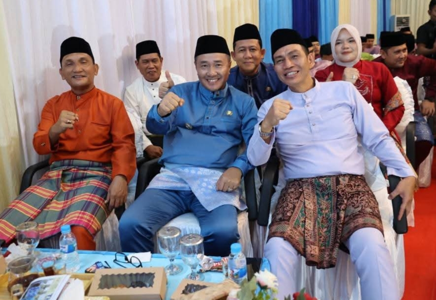 Wako Alfin, SH bersama Ketua TP PKK, Sri Kartini Alfin Hadiri HUT Ke 67 Kabupaten Kerinci