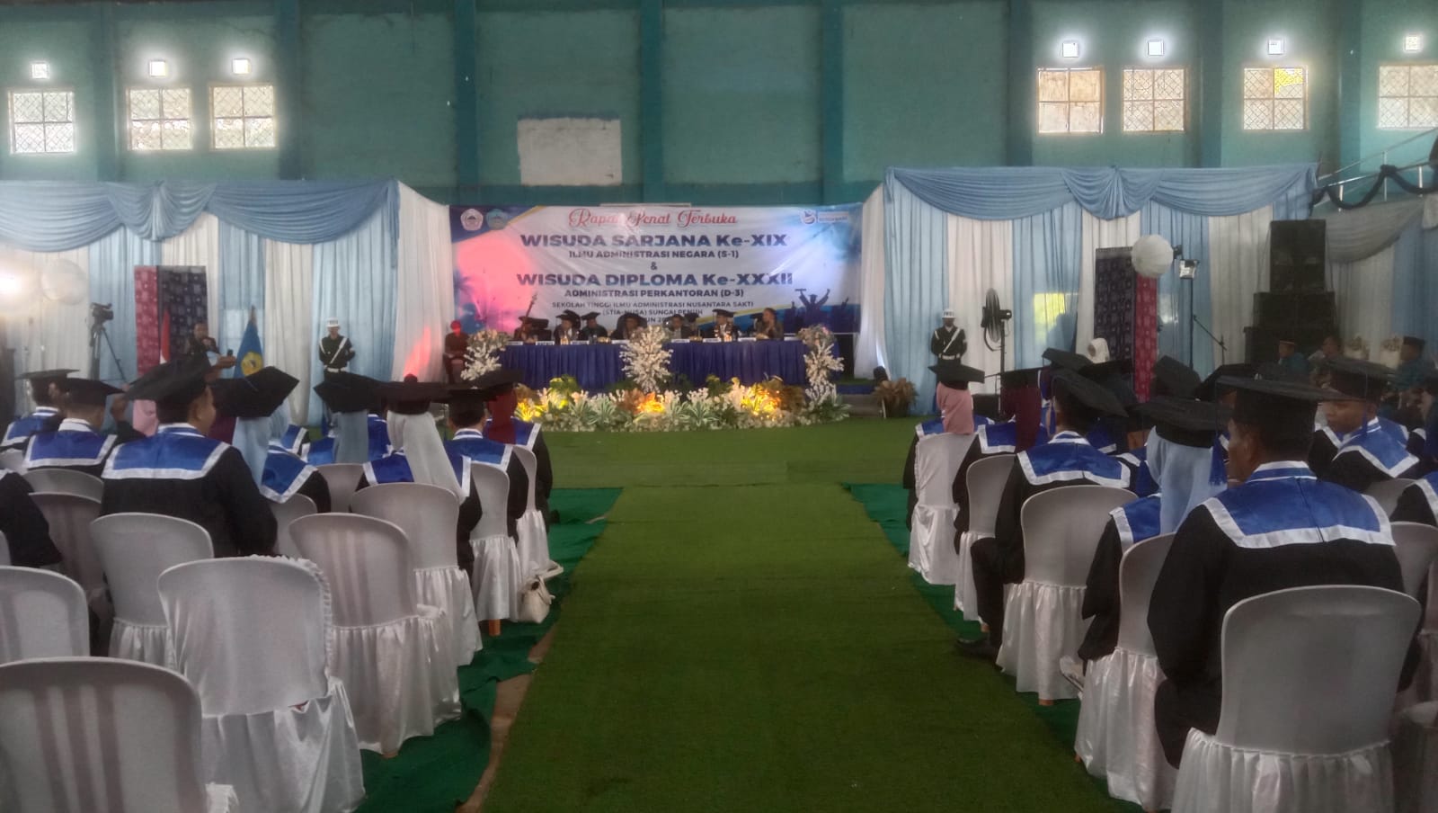 STIA NUSA Sungai Penuh Kukuhkan 141 Lulusan pada Wisuda Sarjana ke-XIX dan Diploma ke-XXXII