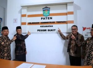 Resmikan Kantor Camat Pesisir Bukit, Wako Alfin & Wawako Azhar Hamzah
