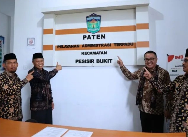 Resmikan Kantor Camat Pesisir Bukit, Wako Alfin & Wawako Azhar Hamzah