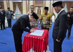 Wawako Azhar Lantik 16 Pejabat Eselon II dan III Lingkup Pemkot Sungai Penuh