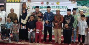 Wako Alfin & Wawako Azhar Serahkan Santunan untuk 350 Anak Yatim di Masjid Baiturrahman